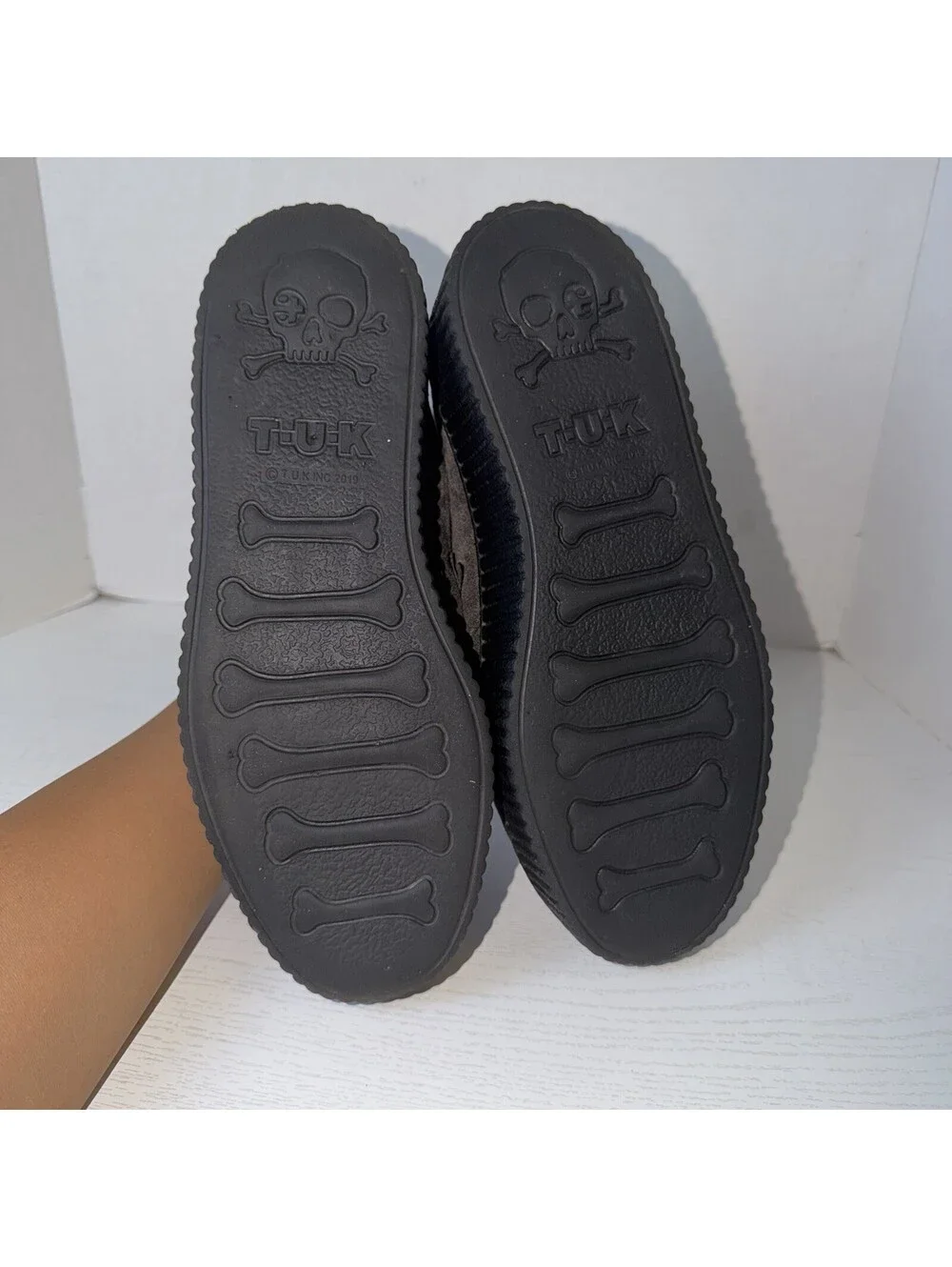 T.U.K. Low Sole Creeper Shoes Men's 8 Women 10 Gray Suede Sneakers